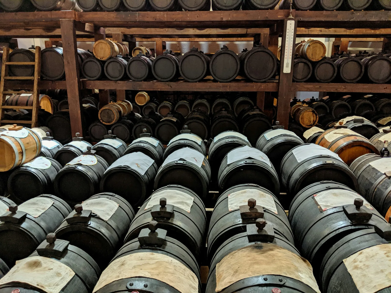 Botti in acetaia modenese